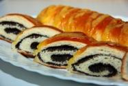 Маковый рулет с апельсиновой глазурью